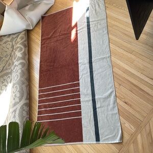 Brand new Vuori towel